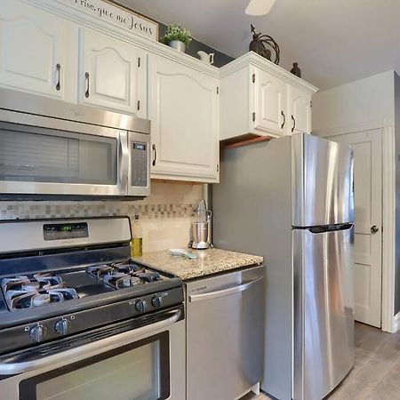 Rare City Home W/ Backyard Fire-Pit & Hottub Lancaster Extérieur photo