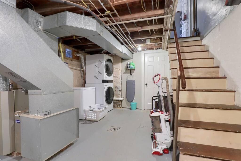 Rare City Home W/ Backyard Fire-Pit & Hottub Lancaster Extérieur photo